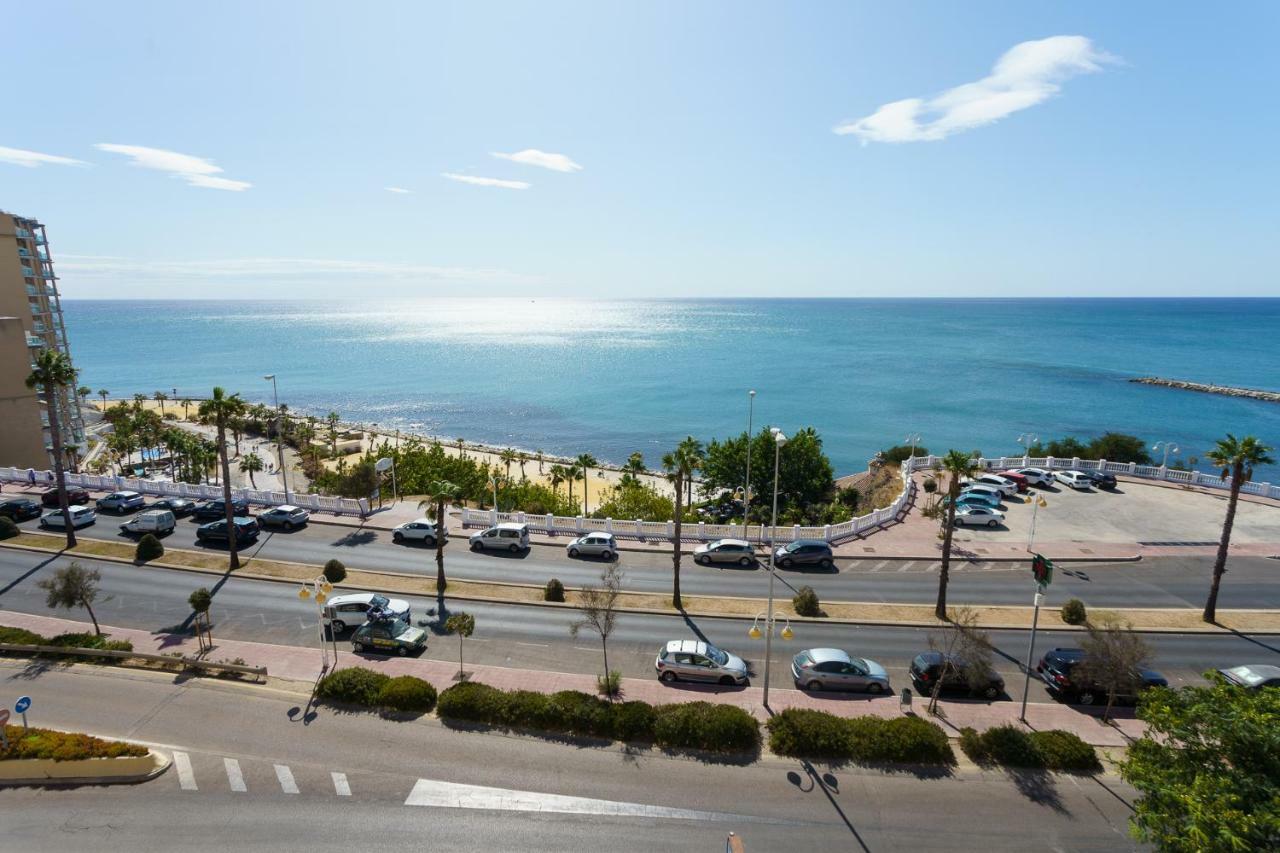 Spacious Beachfront Flat With Sea Views And Private Indoor Parking Benalmádena Kültér fotó